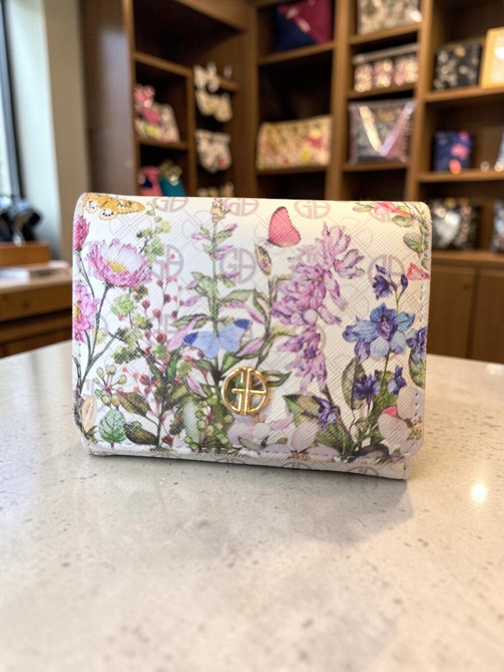 Tri-fold Women's Floral Pattern Wallet by Giani Bernini  EUC